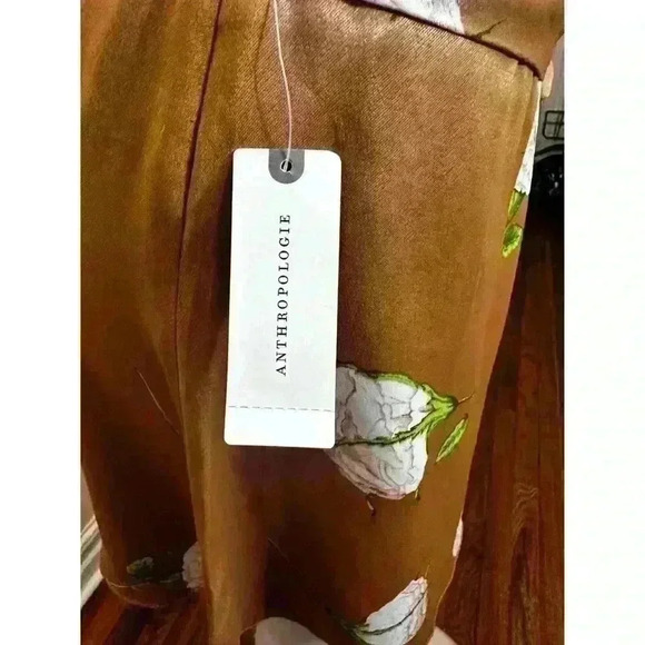 NWT ANTHROPOLOGY SATIN FLORAL SHORTS - Picture 4 of 8